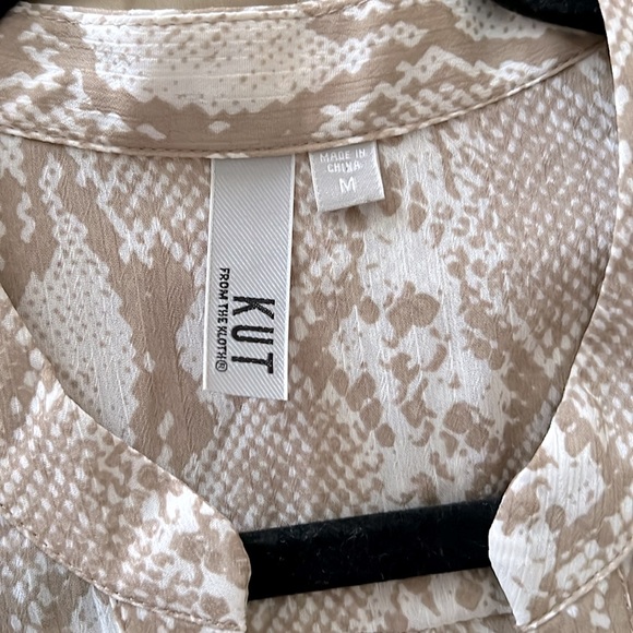 Animal print beige long sleeve e blouse - Picture 3 of 6